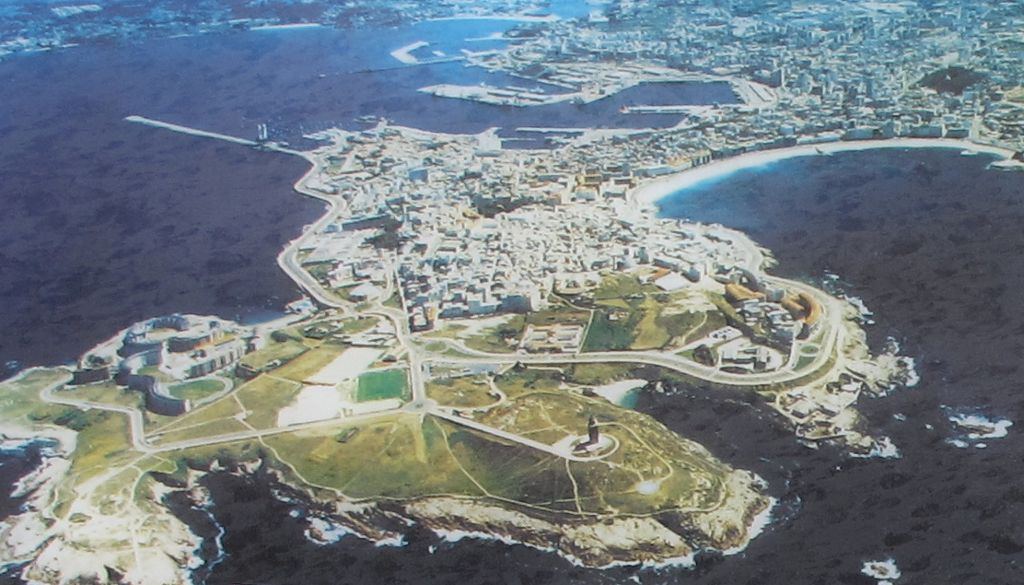  Luftaufnahme von A Coruña auf der Tafel