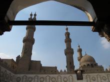 Innenhof der Al Azhar Moschee, die als zweitälteste Universität des islamischen Raums gilt, nach der in Fes.